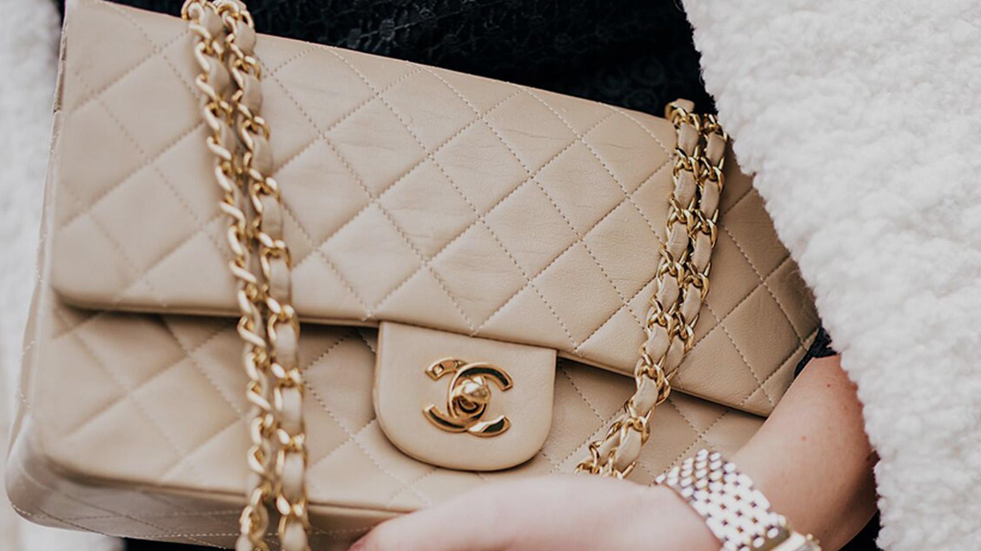 chanel classic beige small flap