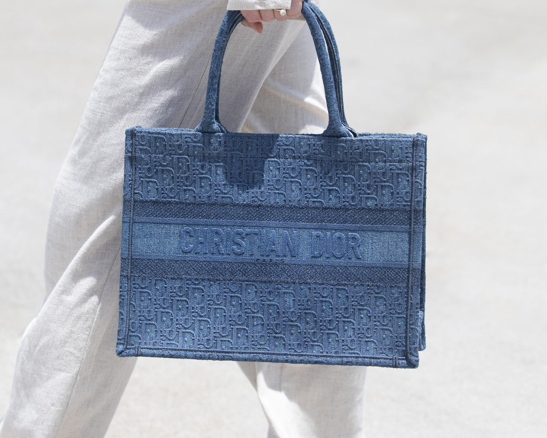 Stylish and practical, the perfect bag for the modern mom. With
